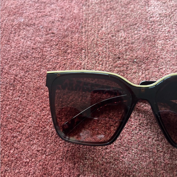 New - House of Harlow Tortiose Sunglasses - Picture 3 of 6